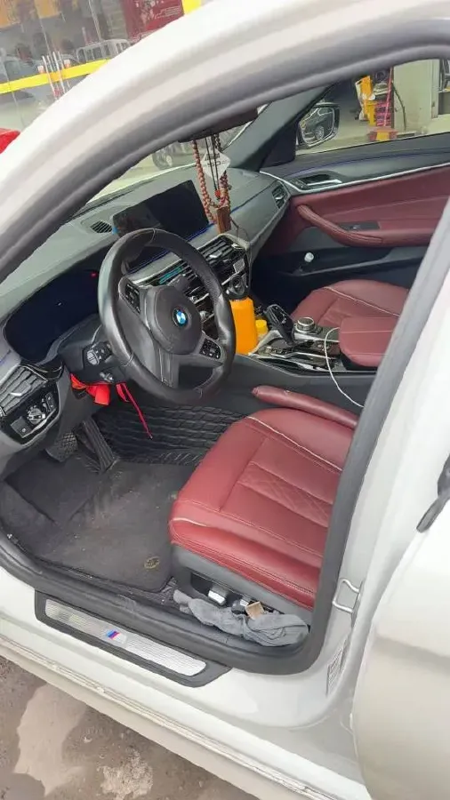 2022 BMW 5 Series 2.0T 252HP L4 8AT,autocango,china used car exporter,china ev exporter,chinese used car exporter,chinese used ev exporter