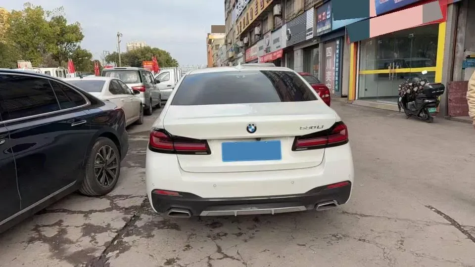 2022 BMW 5 Series 2.0T 252HP L4 8AT,autocango,china used car exporter,china ev exporter,chinese used car exporter,chinese used ev exporter