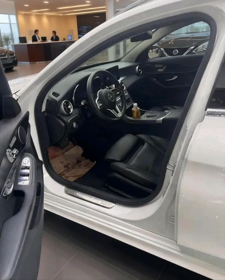 2020 Mercedes-Benz C Class 1.5T 184HP L4 9AT,autocango,china used car exporter,china ev exporter,chinese used car exporter,chinese used ev exporter