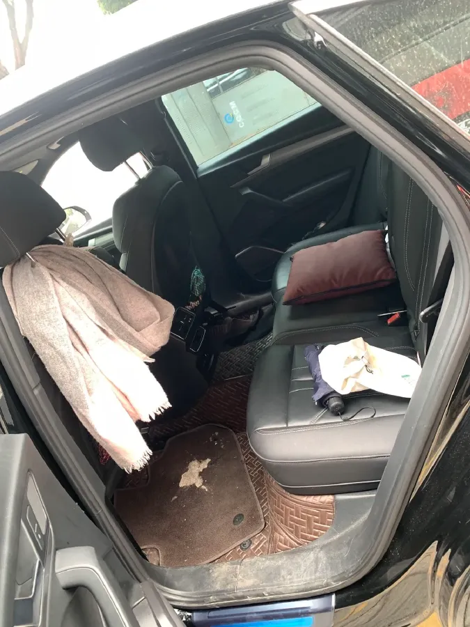 2022 Audi Q5L Sportback 2.0T 190HP L4 7DCT,autocango,china used car exporter,china ev exporter,chinese used car exporter,chinese used ev exporter