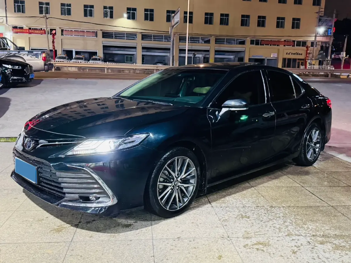 2021 Toyota Camry 2.5L 209HP L4 8AT