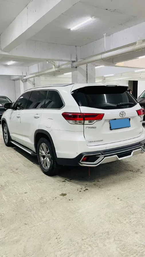 2021 Toyota Highlander 2.0T 220HP L4 6AT,autocango,china used car exporter,china ev exporter,chinese used car exporter,chinese used ev exporter