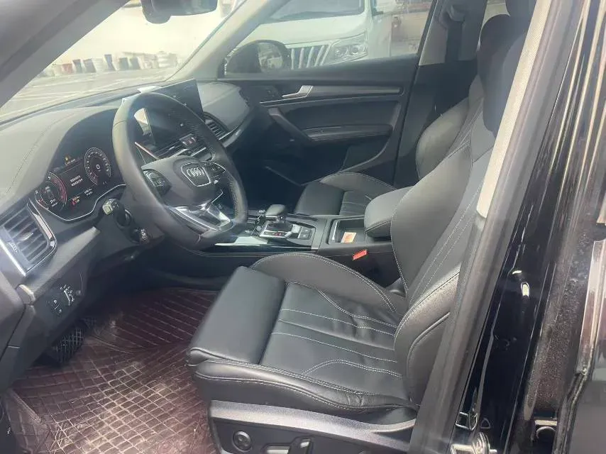 2022 Audi Q5L 2.0T 190HP L4 7DCT,autocango,china used car exporter,china ev exporter,chinese used car exporter,chinese used ev exporter