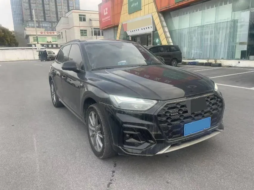 2022 Audi Q5L 2.0T 190HP L4 7DCT,autocango,china used car exporter,china ev exporter,chinese used car exporter,chinese used ev exporter