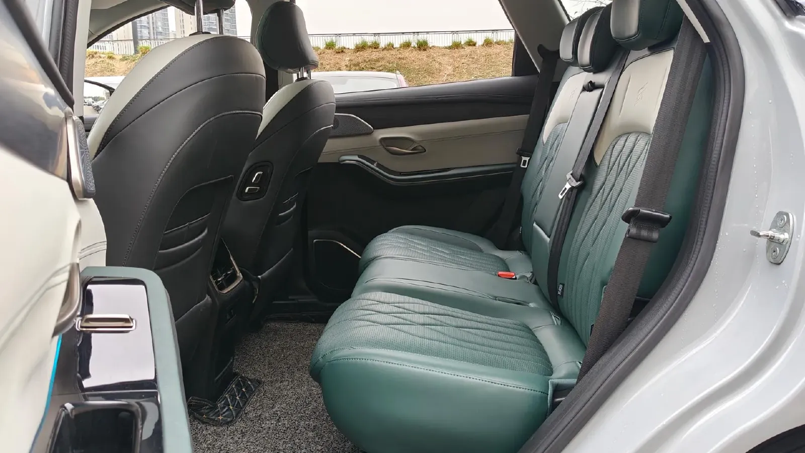 2023 Chery Tiggo 9 2.0T 261HP L4 8AT,autocango,china used car exporter,china ev exporter,chinese used car exporter,chinese used ev exporter