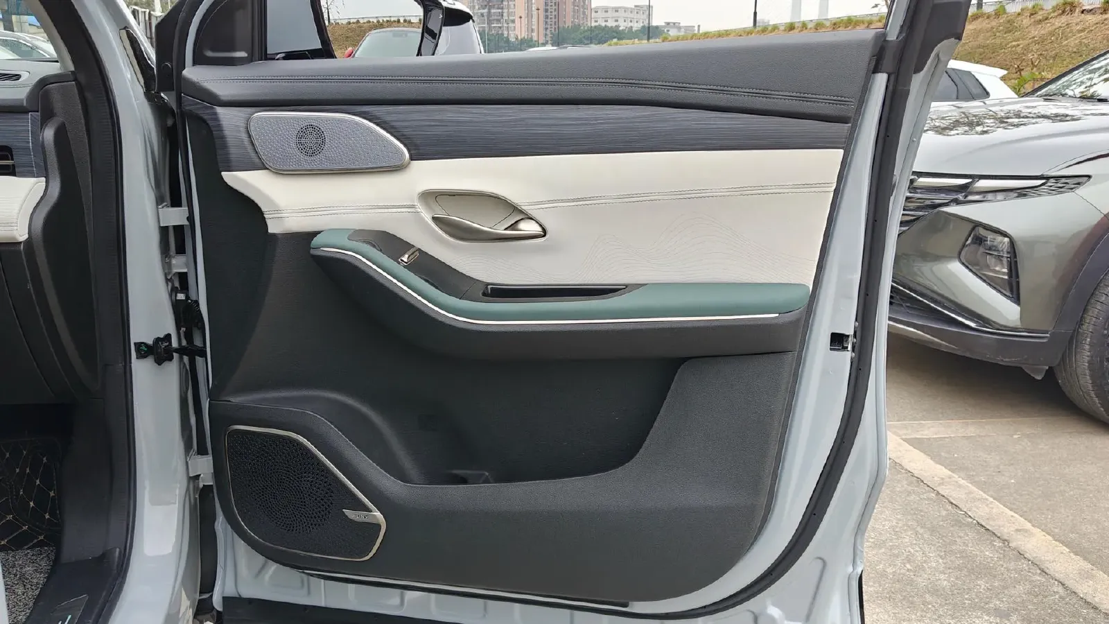 2023 Chery Tiggo 9 2.0T 261HP L4 8AT,autocango,china used car exporter,china ev exporter,chinese used car exporter,chinese used ev exporter