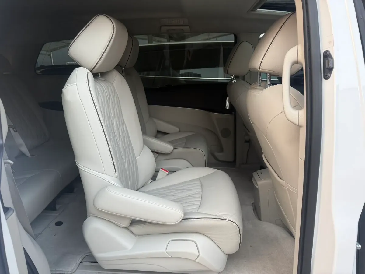 2021 Buick GL8 2.0T 237HP L4 9AT,autocango,china used car exporter,china ev exporter,chinese used car exporter,chinese used ev exporter