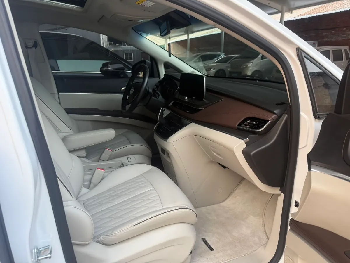 2021 Buick GL8 2.0T 237HP L4 9AT,autocango,china used car exporter,china ev exporter,chinese used car exporter,chinese used ev exporter