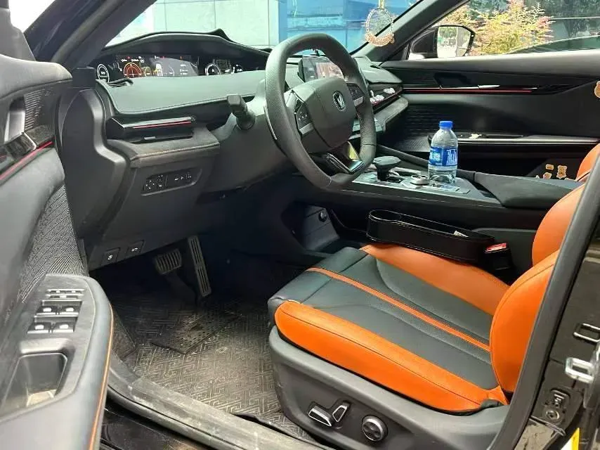 2024 ChangAn UNI-V 1.5T 188HP L4 7DCT,autocango,china used car exporter,china ev exporter,chinese used car exporter,chinese used ev exporter