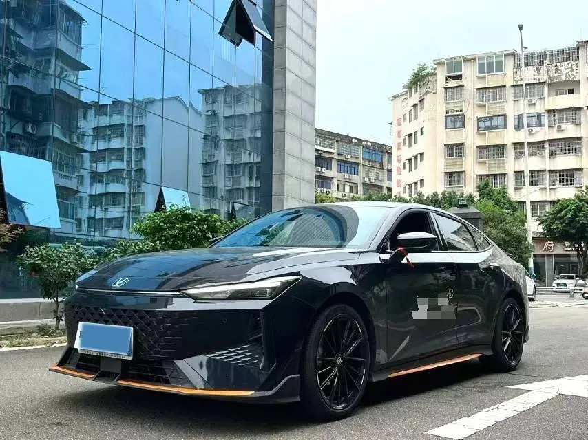 2024 ChangAn UNI-V 1.5T 188HP L4 7DCT,autocango,china used car exporter,china ev exporter,chinese used car exporter,chinese used ev exporter