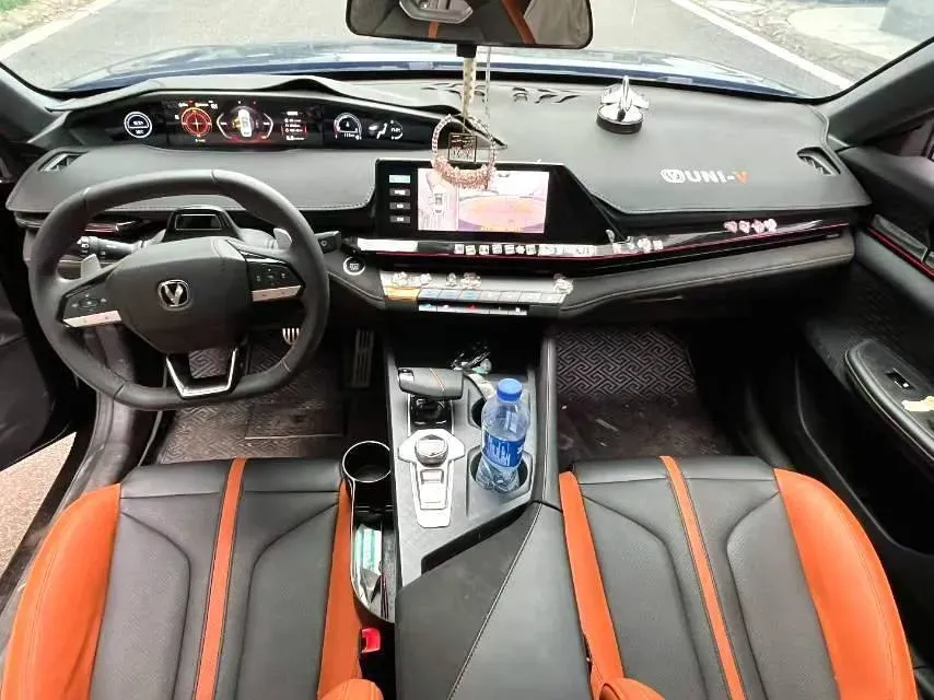 2024 ChangAn UNI-V 1.5T 188HP L4 7DCT,autocango,china used car exporter,china ev exporter,chinese used car exporter,chinese used ev exporter