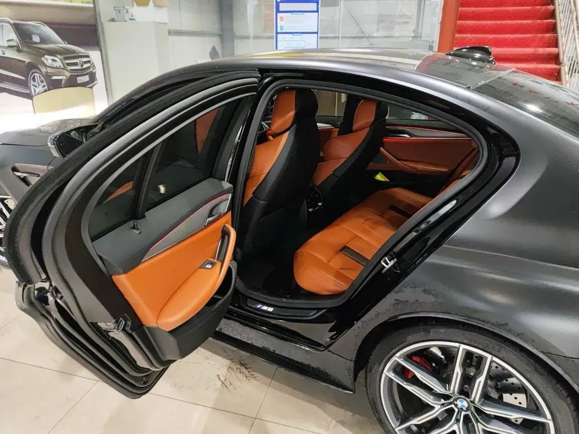 2021 BMW M5 4.4T 600HP V8 8AT,autocango,china used car exporter,china ev exporter,chinese used car exporter,chinese used ev exporter