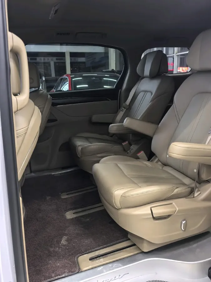 2022 Buick GL8 2.0T 237HP L4 9AT,autocango,china used car exporter,china ev exporter,chinese used car exporter,chinese used ev exporter