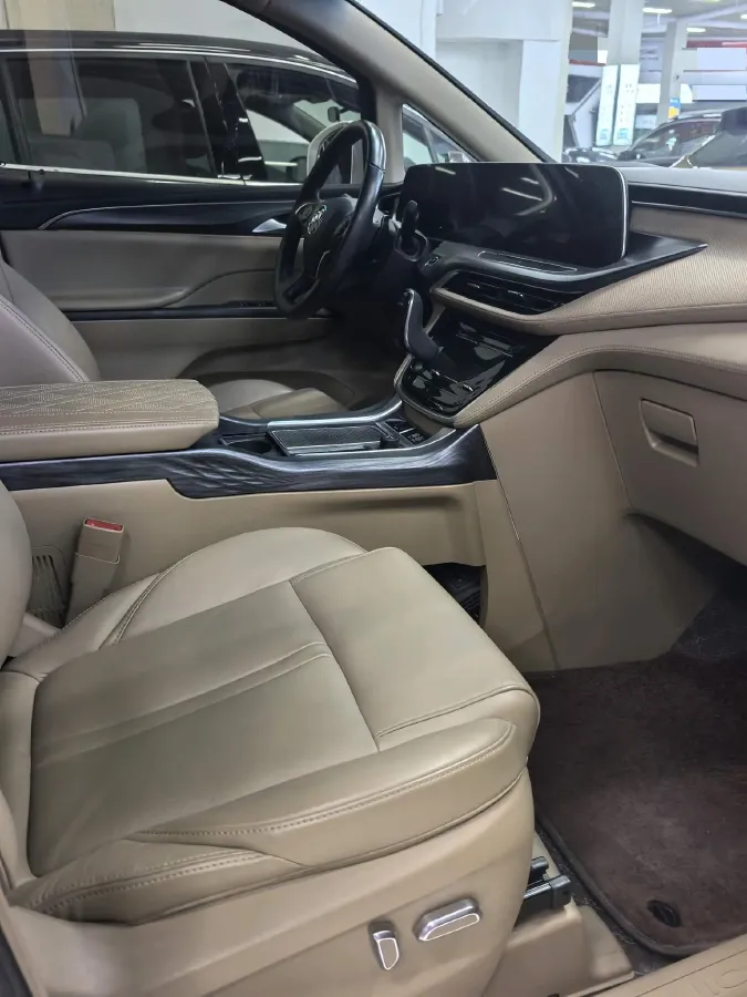 2022 Buick GL8 2.0T 237HP L4 9AT,autocango,china used car exporter,china ev exporter,chinese used car exporter,chinese used ev exporter