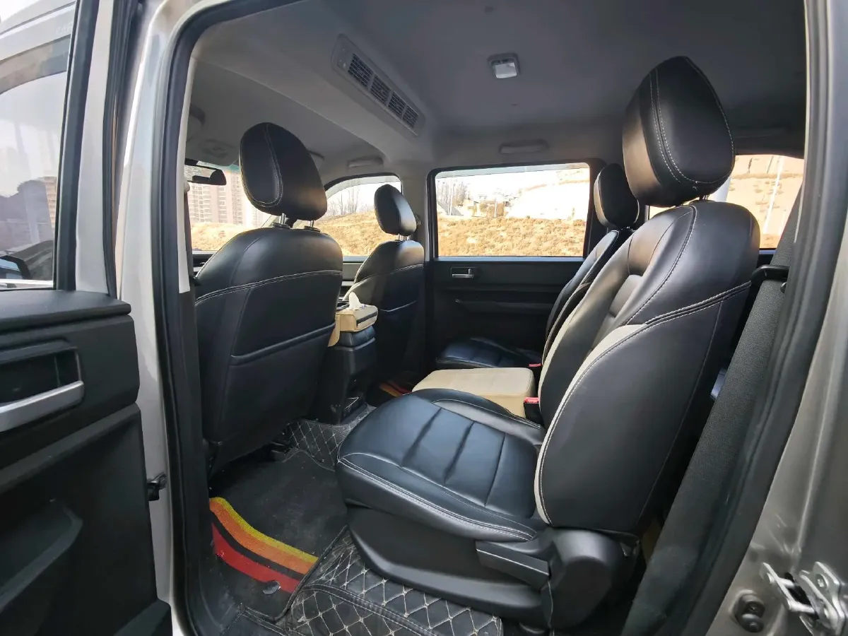 2019 WuLing HongGuang Plus 1.5T 147HP L4 6MT,autocango,china used car exporter,china ev exporter,chinese used car exporter,chinese used ev exporter