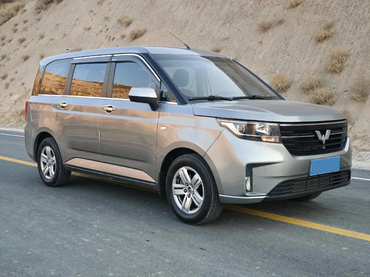 2019 WuLing HongGuang Plus 1.5T 147HP L4 6MT,autocango,china used car exporter,china ev exporter,chinese used car exporter,chinese used ev exporter