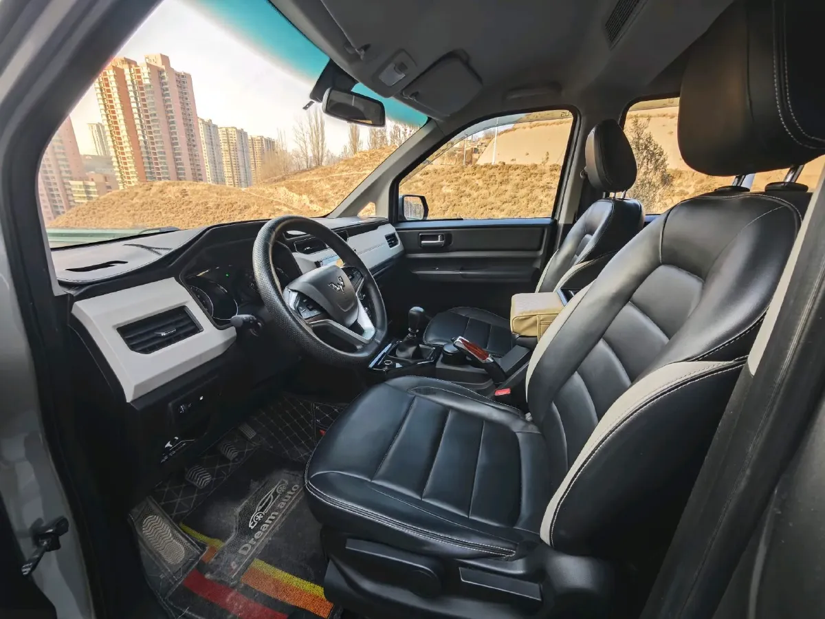 2019 WuLing HongGuang Plus 1.5T 147HP L4 6MT,autocango,china used car exporter,china ev exporter,chinese used car exporter,chinese used ev exporter