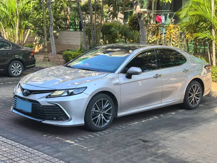2021 Toyota Camry 2.5L 178HP L4 E-CVT Hybrid