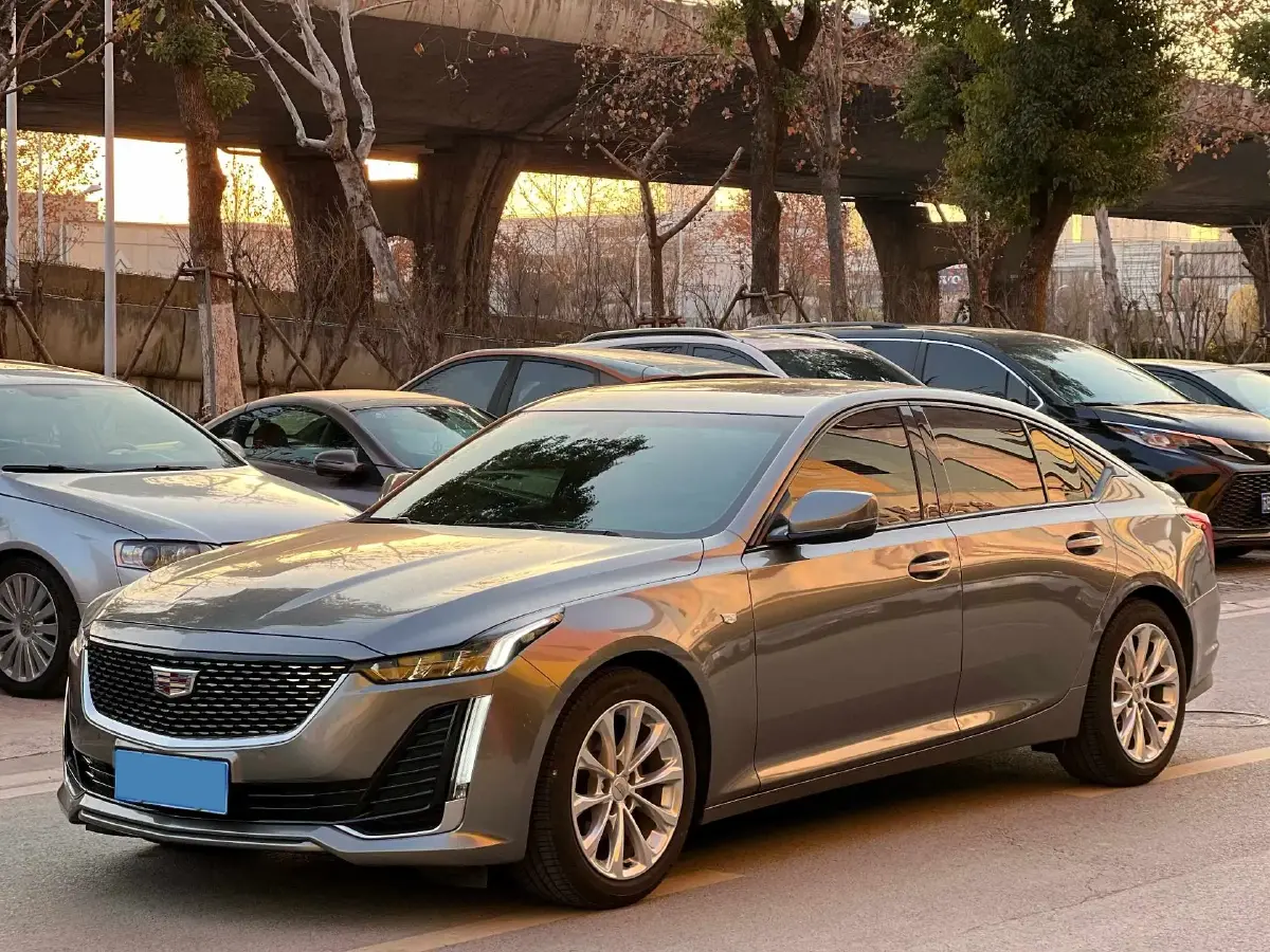 2023 Cadillac CT5 2.0T 237HP L4 10AT