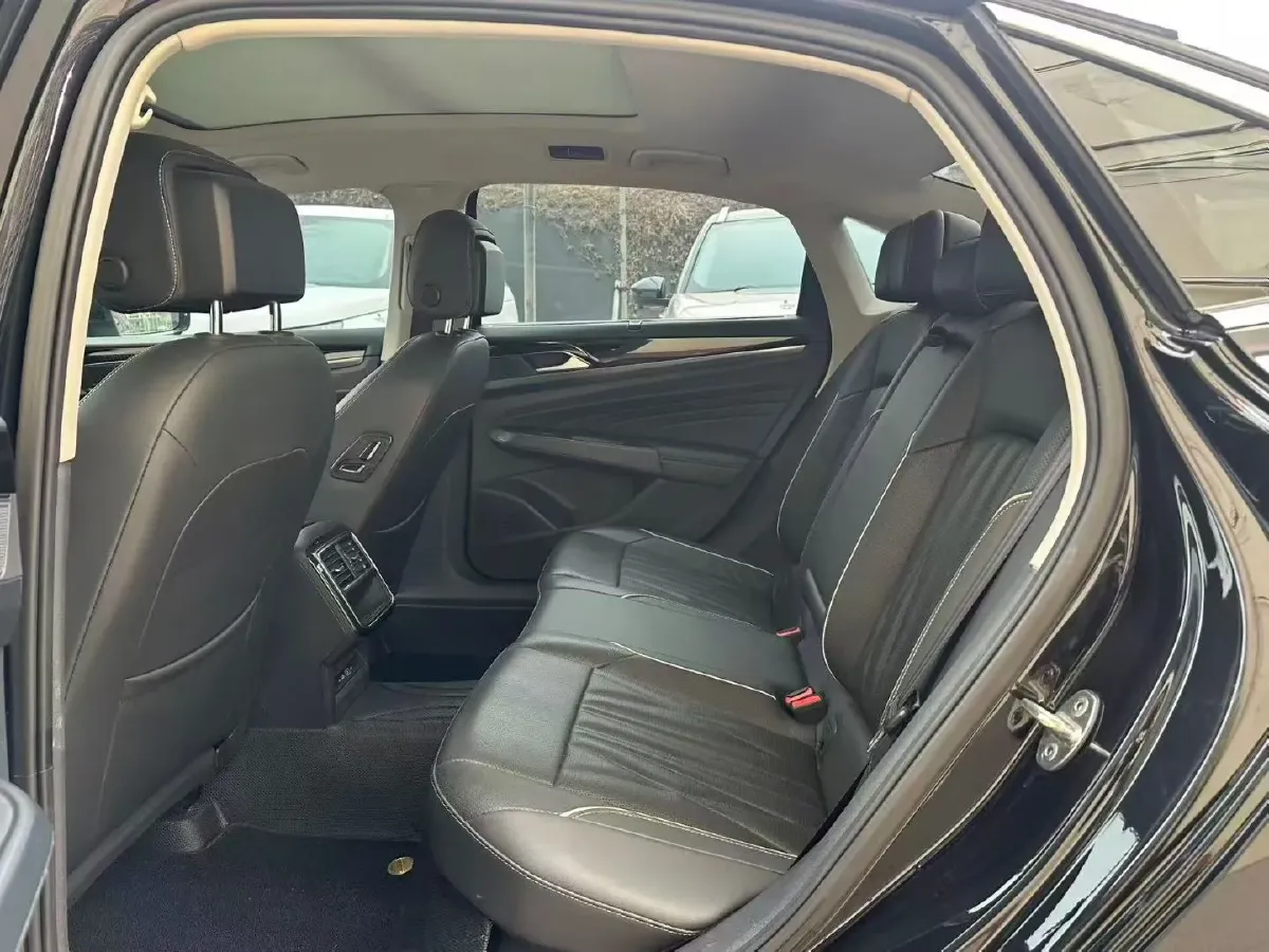 2022 Xpeng P7 BEV 60.2KWH,autocango,china used car exporter,china ev exporter,chinese used car exporter,chinese used ev exporter