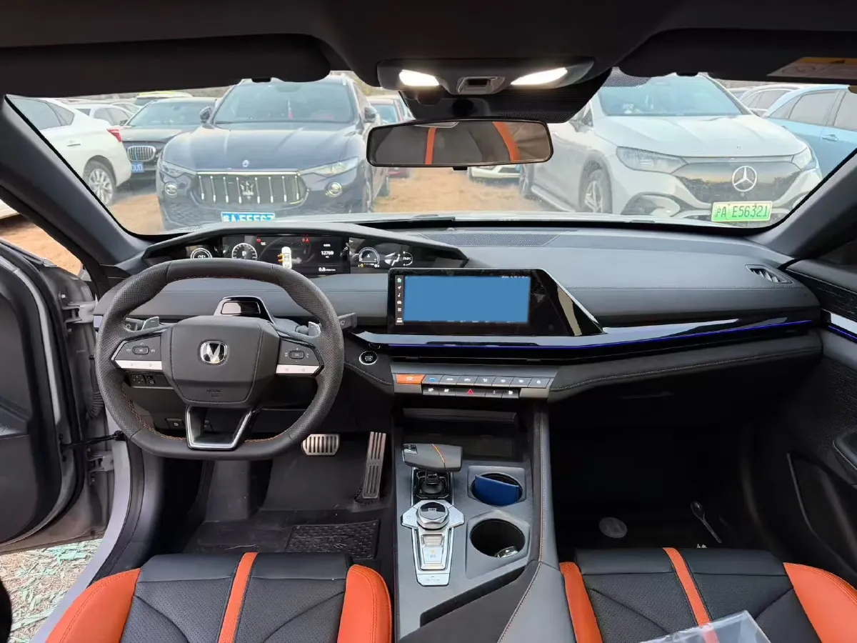 2024 ChangAn UNI-V 1.5T 188HP L4 7DCT,autocango,china used car exporter,china ev exporter,chinese used car exporter,chinese used ev exporter