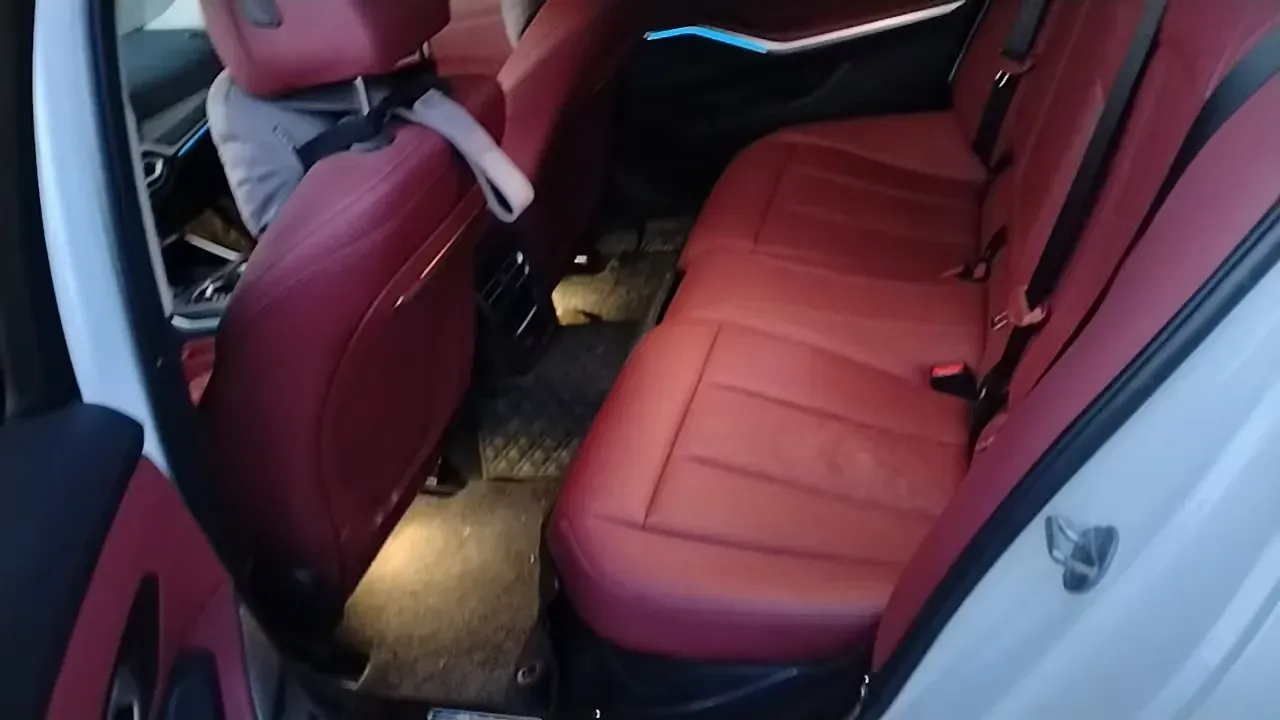 2024 BMW i3 BEV 70KWH,autocango,china used car exporter,china ev exporter,chinese used car exporter,chinese used ev exporter