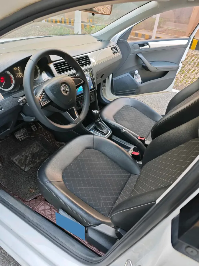 2019 SWM G01 1.5T 156HP L4 6AT,autocango,china used car exporter,china ev exporter,chinese used car exporter,chinese used ev exporter