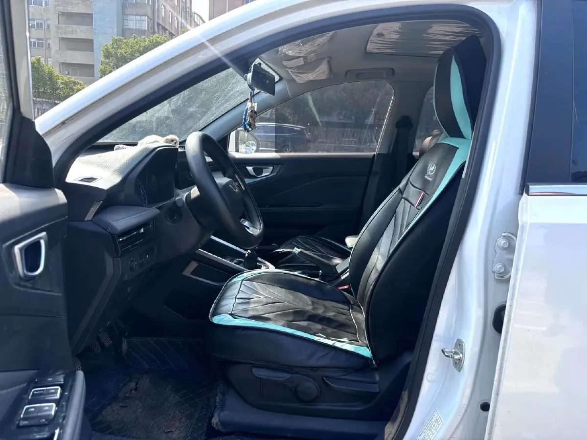 2022 WuLing XingChi 1.5L 99HP L4 6MT,autocango,china used car exporter,china ev exporter,chinese used car exporter,chinese used ev exporter