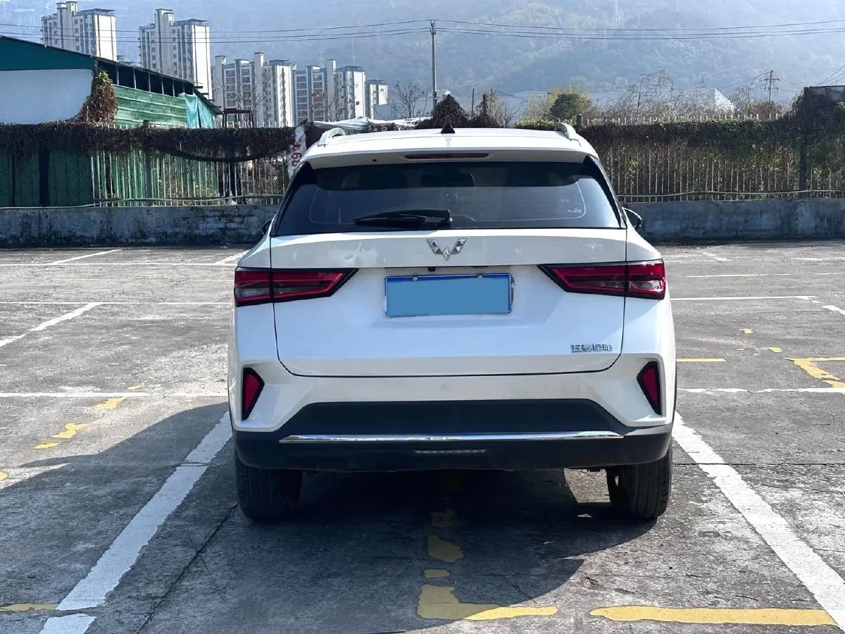 2022 WuLing XingChi 1.5L 99HP L4 6MT,autocango,china used car exporter,china ev exporter,chinese used car exporter,chinese used ev exporter