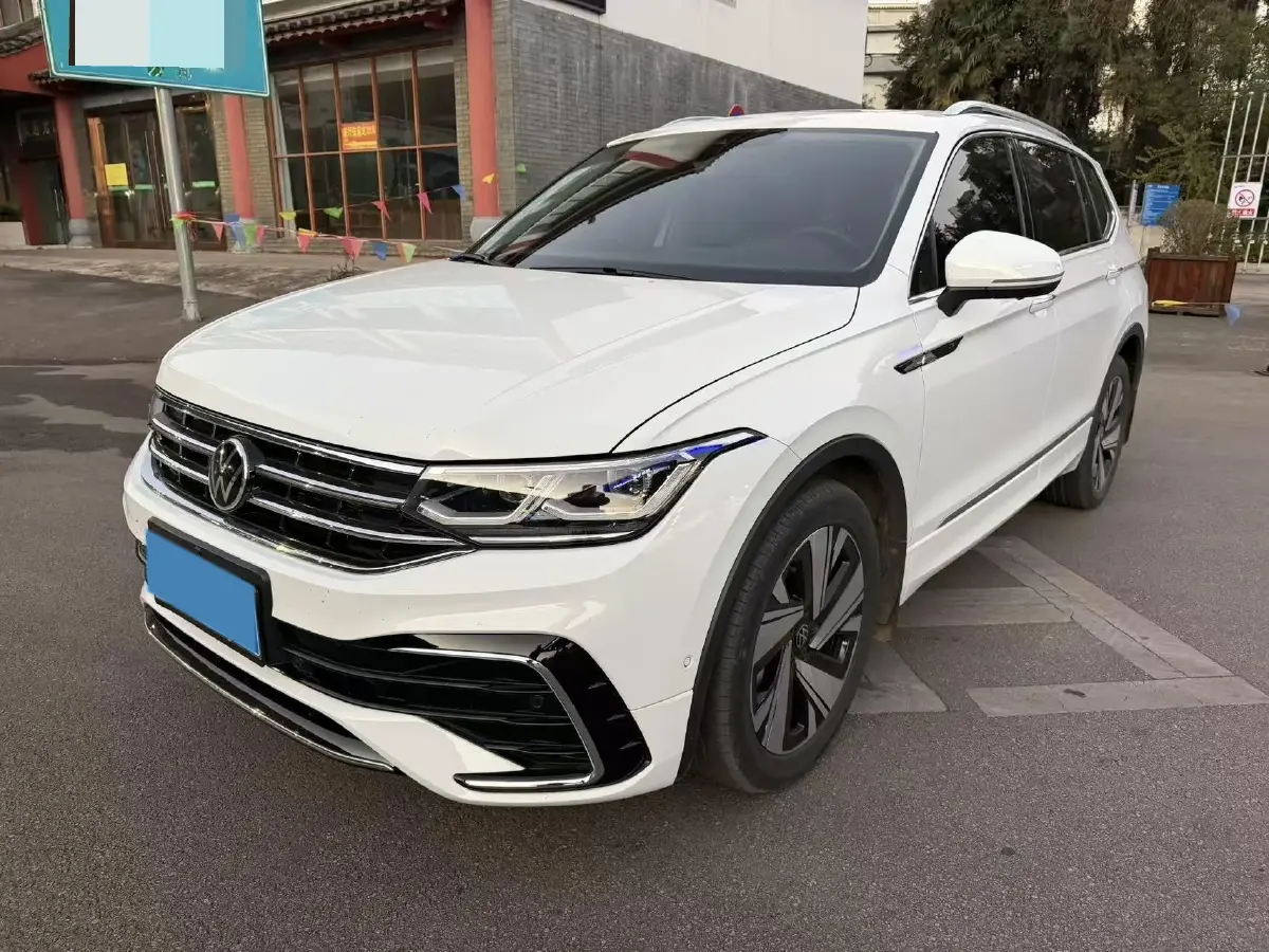 2023 Volkswagen Tiguan L 2.0T 186HP L4 7DCT