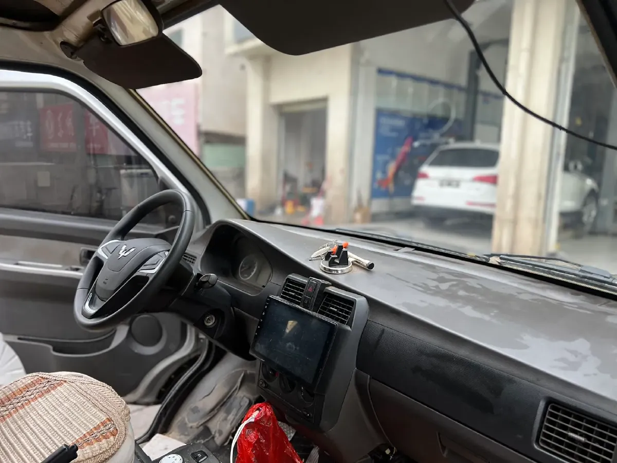 2022 WuLing RongGuang Mini Truck EV BEV 41.5KWH,autocango,china used car exporter,china ev exporter,chinese used car exporter,chinese used ev exporter