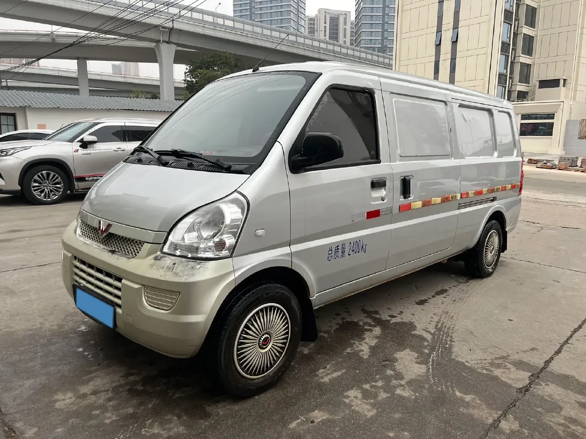2022 WuLing RongGuang Mini Truck EV BEV 41.5KWH,autocango,china used car exporter,china ev exporter,chinese used car exporter,chinese used ev exporter
