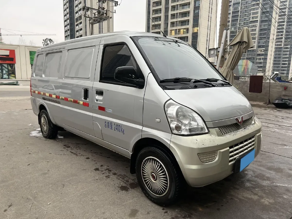 2022 WuLing RongGuang Mini Truck EV BEV 41.5KWH,autocango,china used car exporter,china ev exporter,chinese used car exporter,chinese used ev exporter