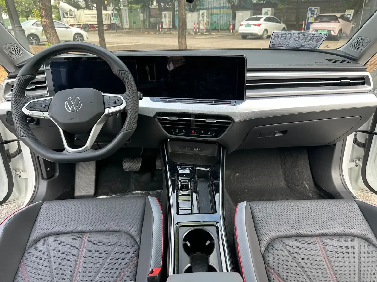 2025 Volkswagen Lamando 1.4T 150HP L4 7DCT,autocango,china used car exporter,china ev exporter,chinese used car exporter,chinese used ev exporter