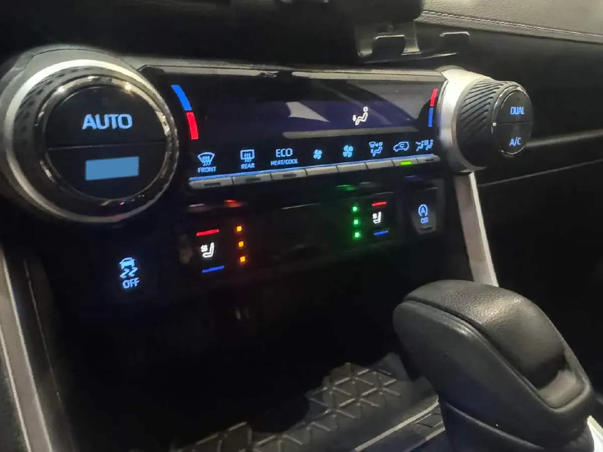 2022 Toyota RAV4 2.0L 171HP L4 CVT,autocango,china used car exporter,china ev exporter,chinese used car exporter,chinese used ev exporter