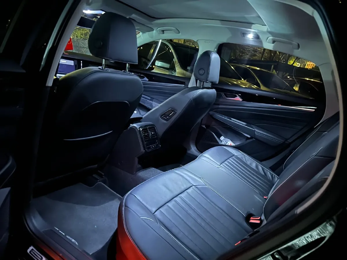 2023 Volkswagen Passat 2.0T 186HP L4 7DCT,autocango,china used car exporter,china ev exporter,chinese used car exporter,chinese used ev exporter