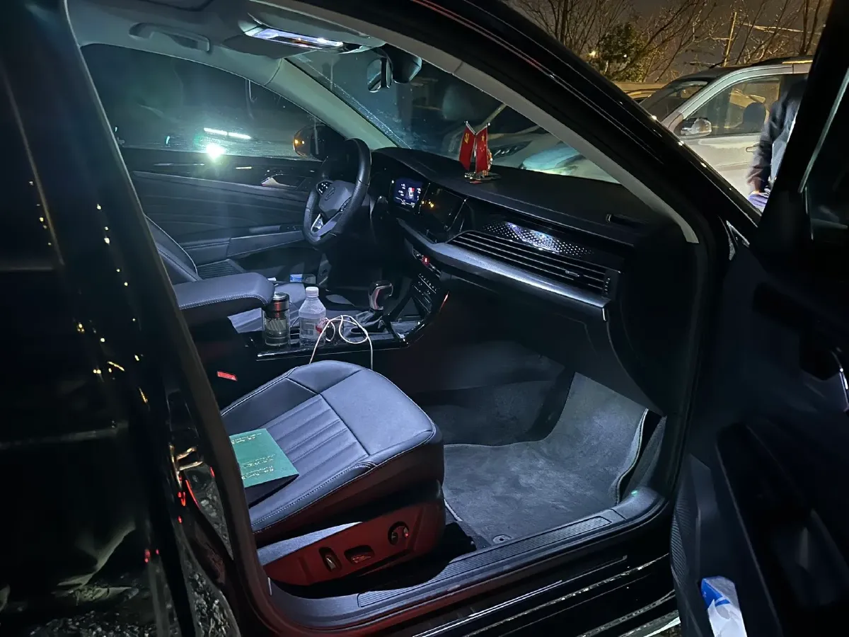 2023 Volkswagen Passat 2.0T 186HP L4 7DCT,autocango,china used car exporter,china ev exporter,chinese used car exporter,chinese used ev exporter