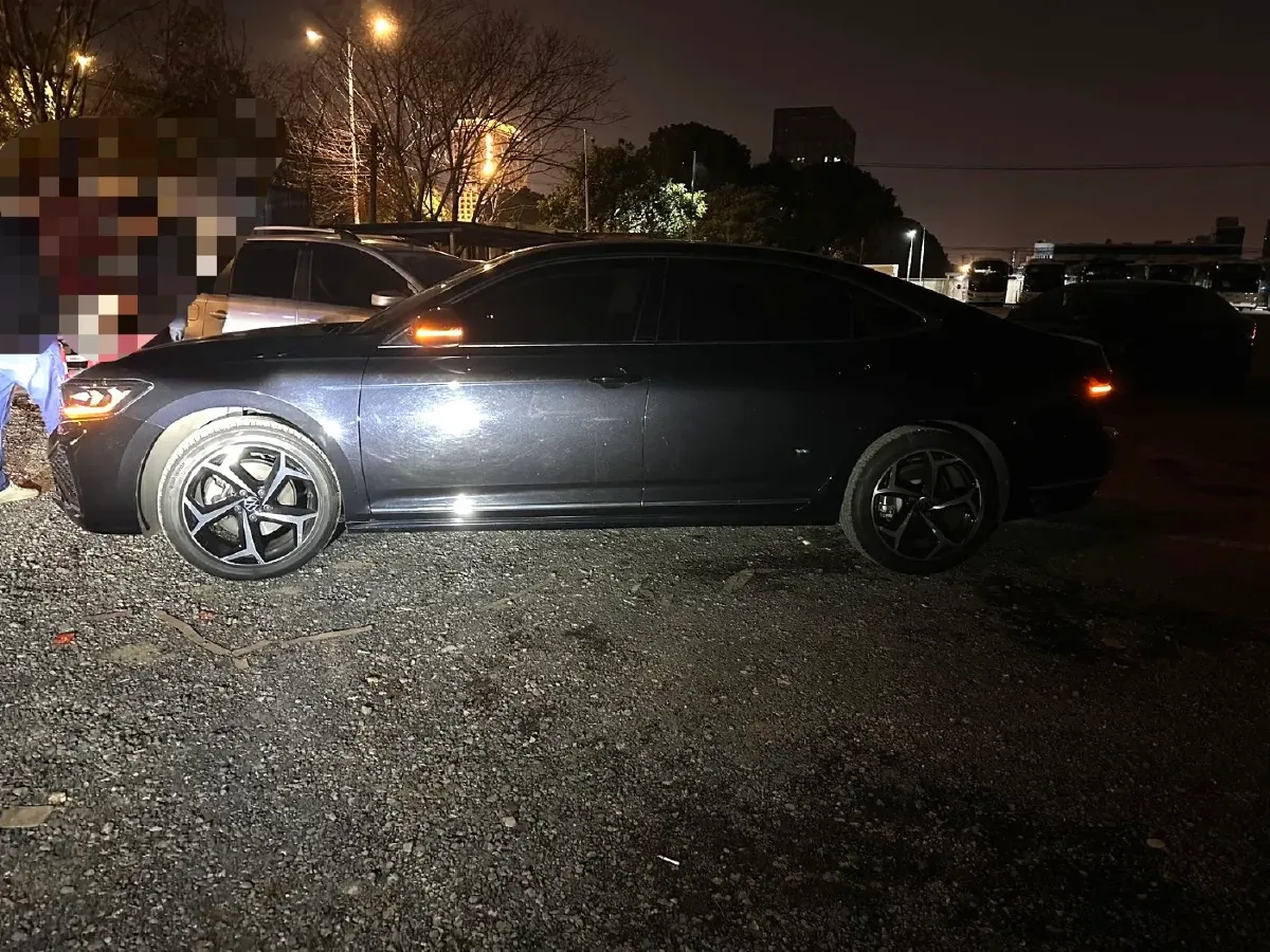 2023 Volkswagen Passat 2.0T 186HP L4 7DCT,autocango,china used car exporter,china ev exporter,chinese used car exporter,chinese used ev exporter