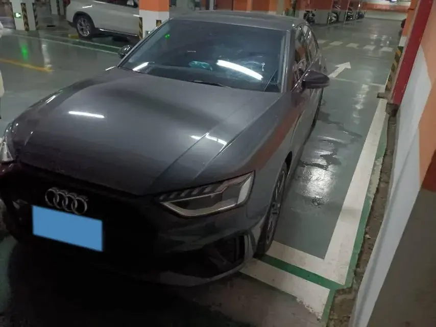 2022 Audi A4L 2.0T 190HP L4 7DCT