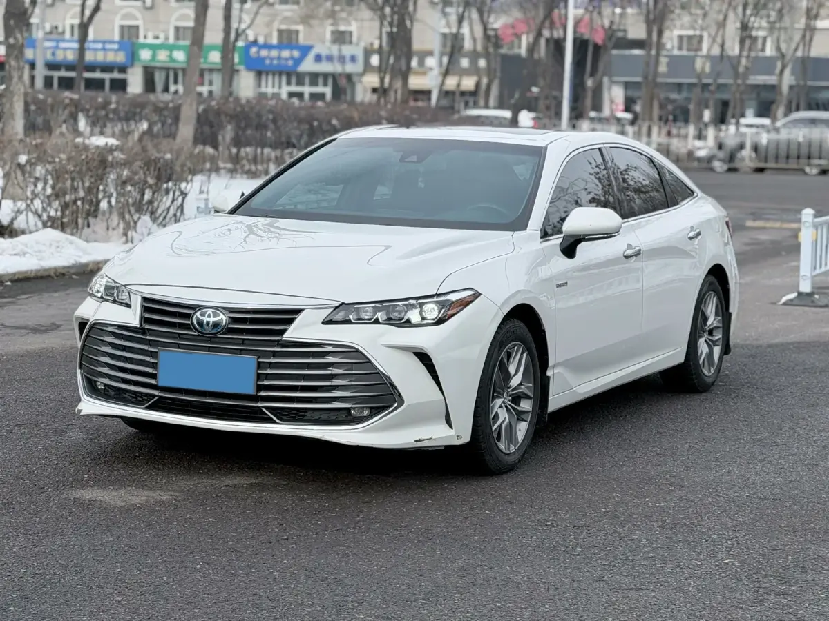 2019 Toyota Avalon 2.5L 178HP L4 E-CVT Hybrid