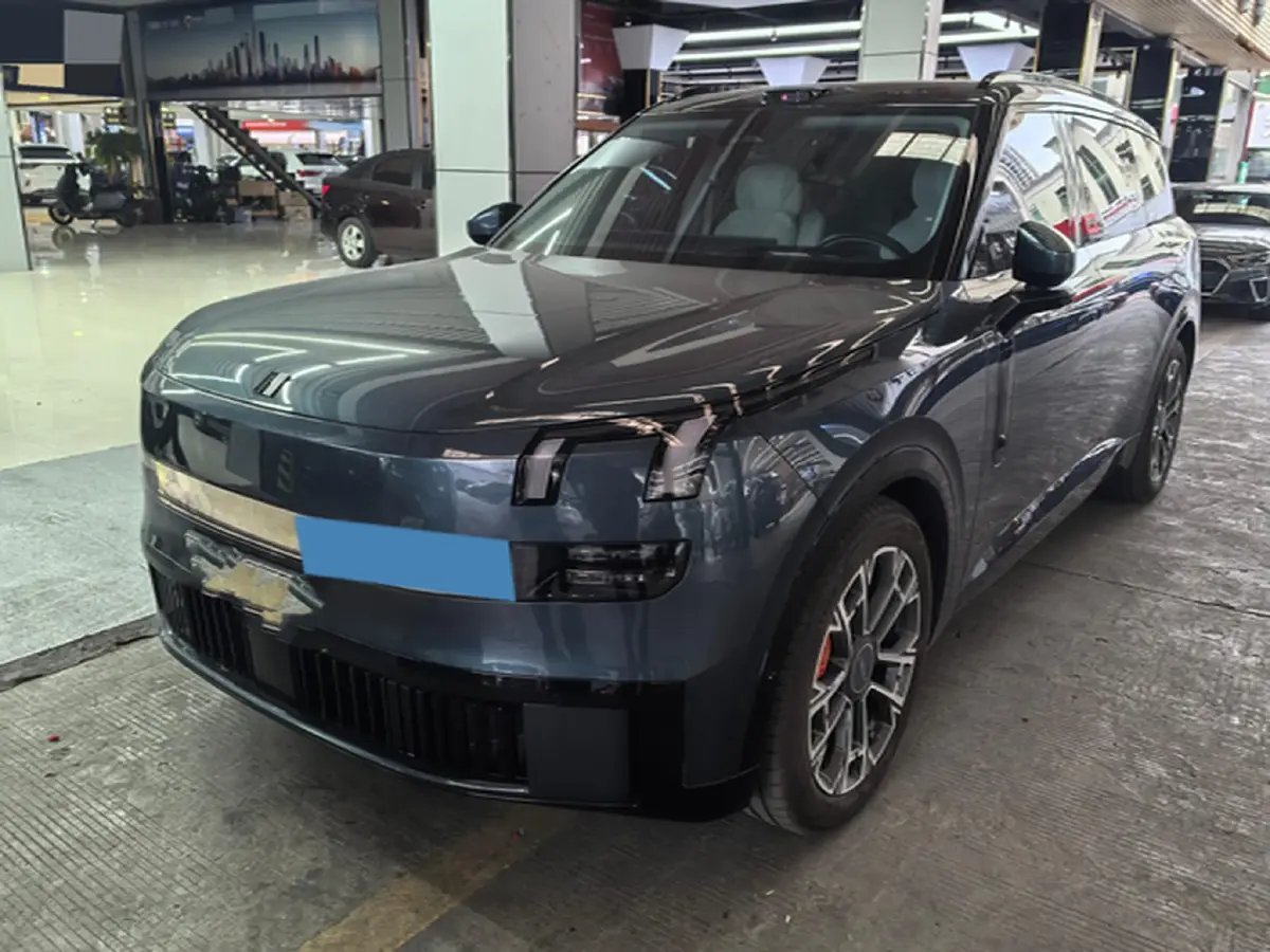 2025 LYNK&CO 900 2.0T 254HP L4 3DHT PHEV