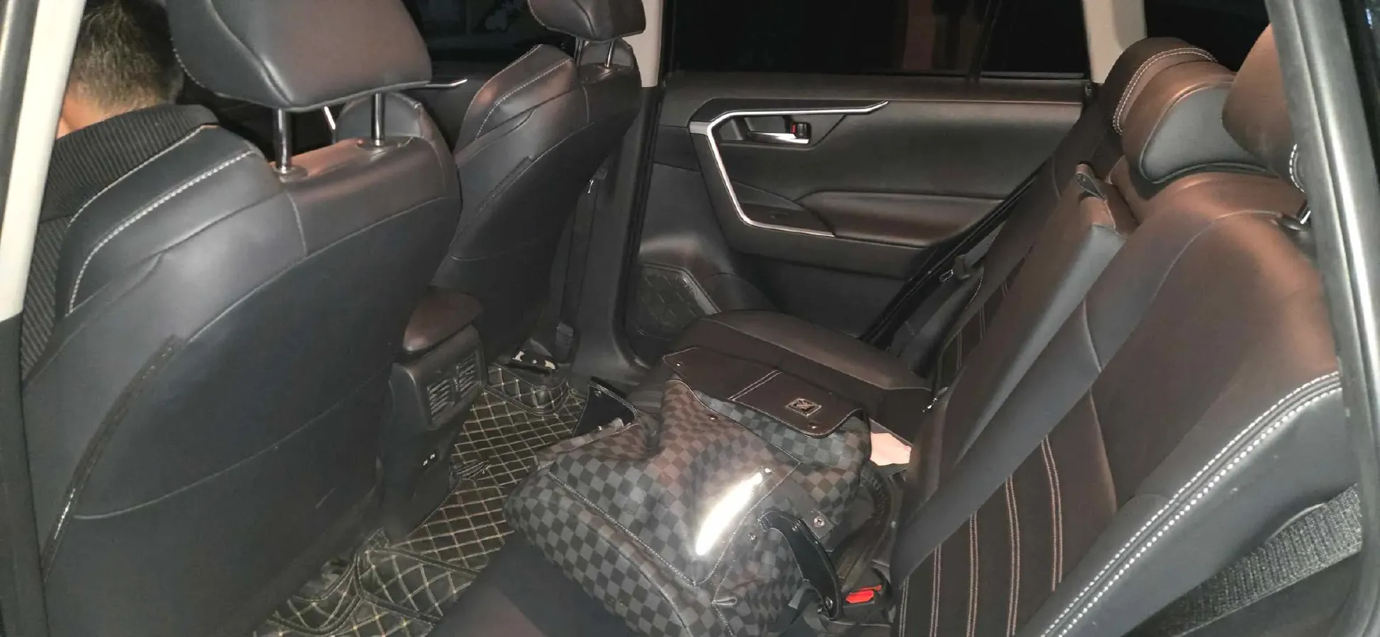 2020 Toyota Wildlander 2.0L 171HP L4 CVT,autocango,china used car exporter,china ev exporter,chinese used car exporter,chinese used ev exporter