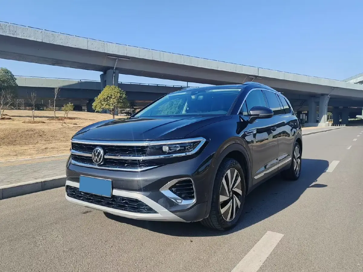 2022 Volkswagen Talagon 2.0T 220HP L4 7DCT