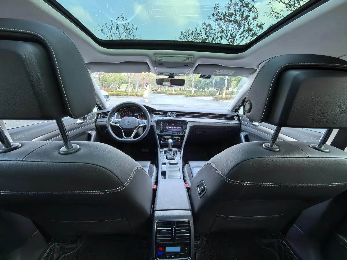 2020 Volkswagen Magotan 2.0T 186HP L4 7DCT,autocango,china used car exporter,china ev exporter,chinese used car exporter,chinese used ev exporter