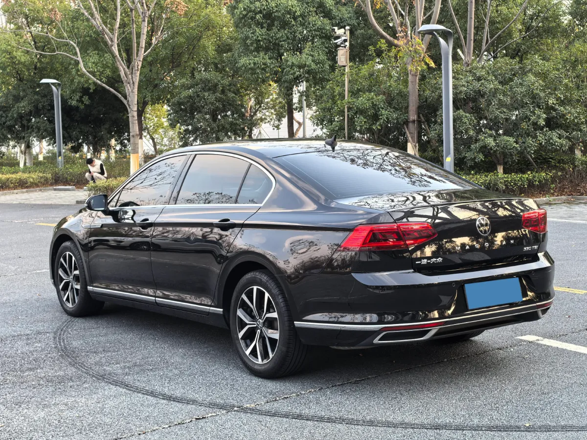 2020 Volkswagen Magotan 2.0T 186HP L4 7DCT,autocango,china used car exporter,china ev exporter,chinese used car exporter,chinese used ev exporter