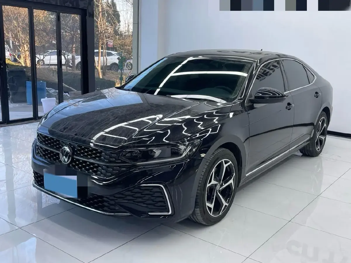 2024 Volkswagen Passat 2.0T 186HP L4 7DCT