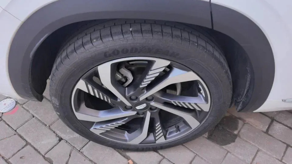 2024 Geely Monjaro 2.0T 238HP L4 8AT,autocango,china used car exporter,china ev exporter,chinese used car exporter,chinese used ev exporter