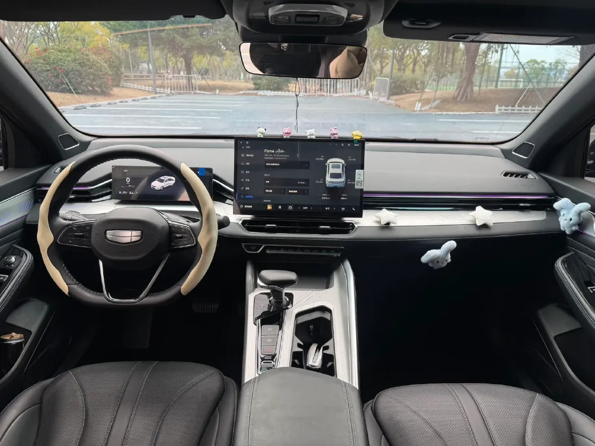 2025 Geely Preface 1.5T 181HP L4 7DCT,autocango,china used car exporter,china ev exporter,chinese used car exporter,chinese used ev exporter