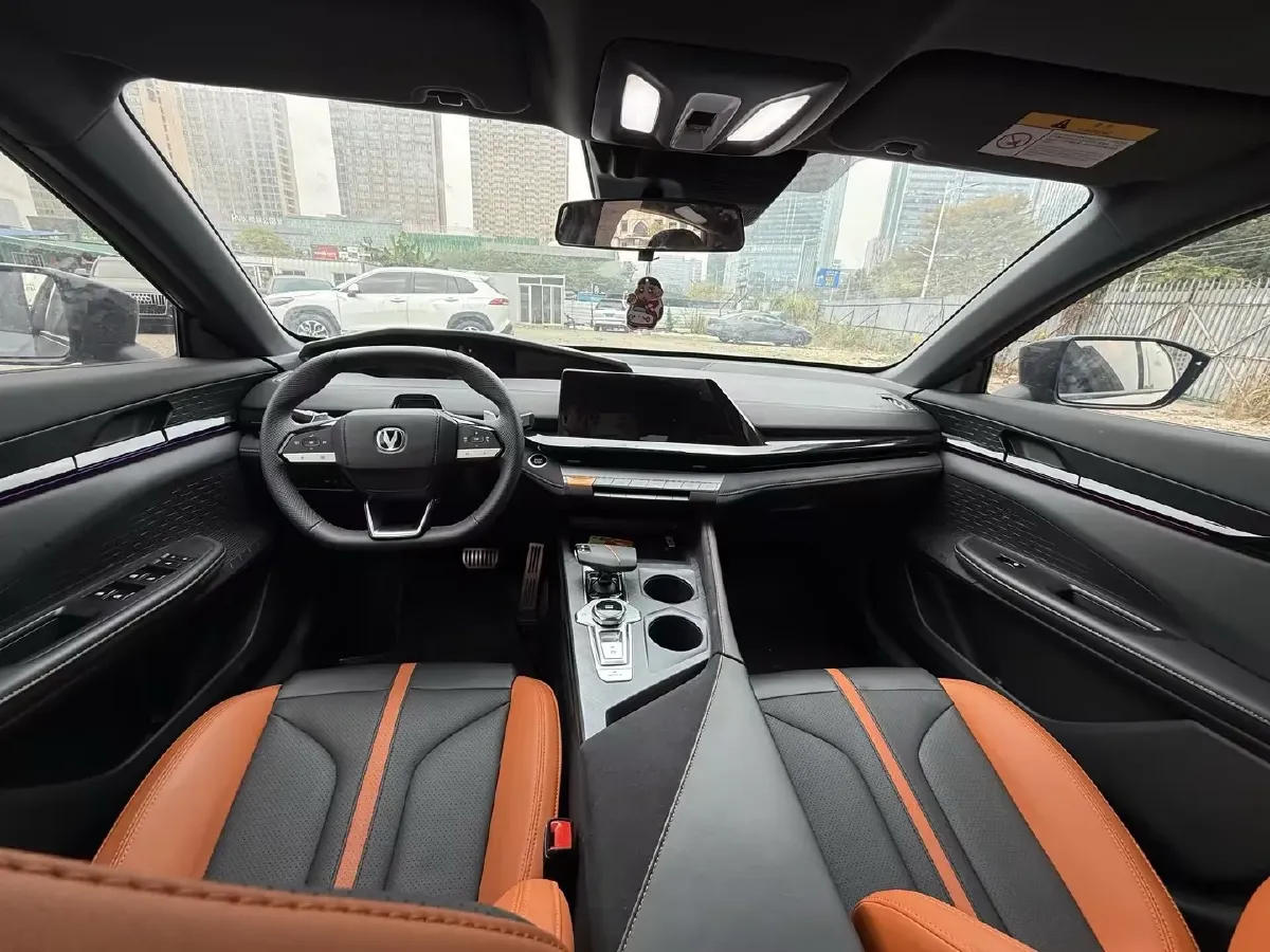 2025 ChangAn UNI-V 1.5T 192HP L4 7DCT,autocango,china used car exporter,china ev exporter,chinese used car exporter,chinese used ev exporter