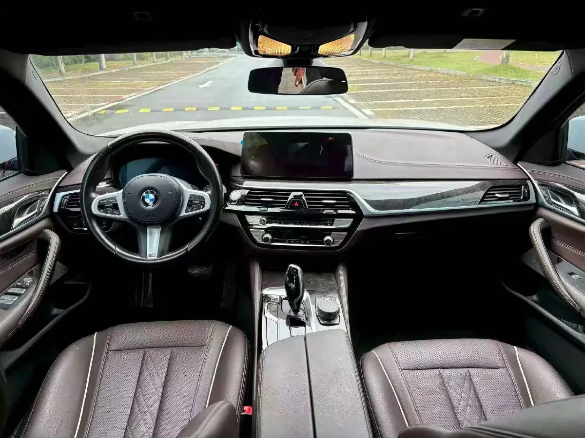 2021 BMW 5 Series 2.0T 184HP L4 8AT,autocango,china used car exporter,china ev exporter,chinese used car exporter,chinese used ev exporter